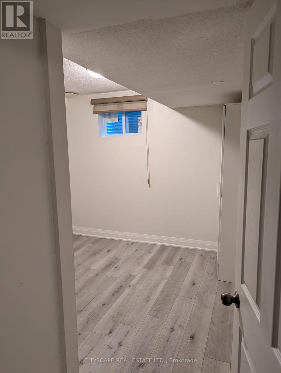 6393 Chaumont Crescent, Mississauga, Ontario  L5N 2M7 - Photo 11 - W13250904