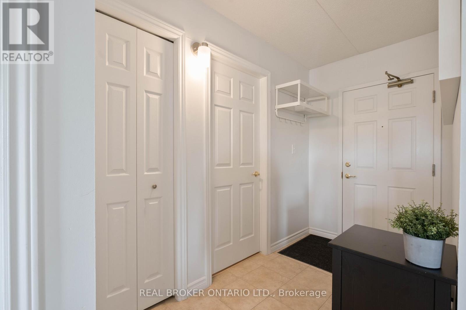 304 - 4450 Fairview Street, Burlington, Ontario  L7L 7K7 - Photo 3 - W13251194