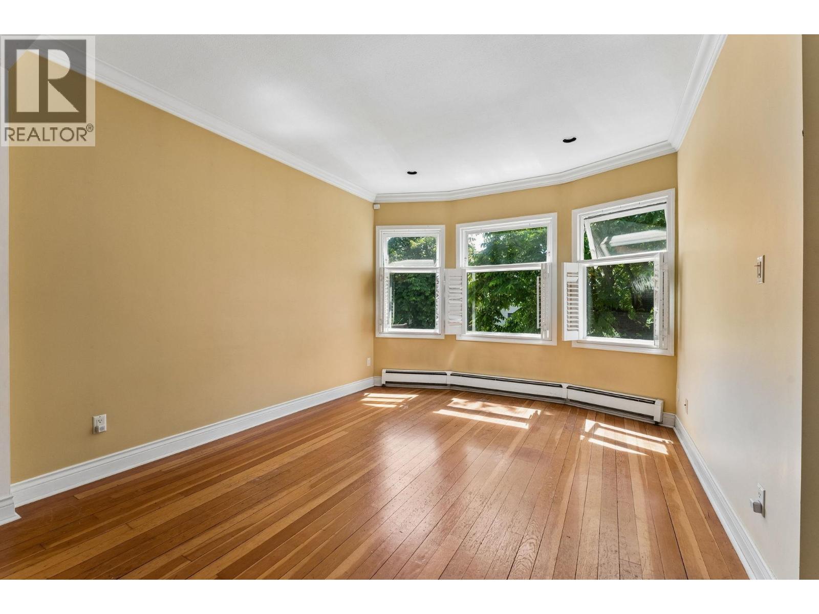 408 E 2nd Street, North Vancouver, British Columbia  V7L 1C8 - Photo 11 - R3132709