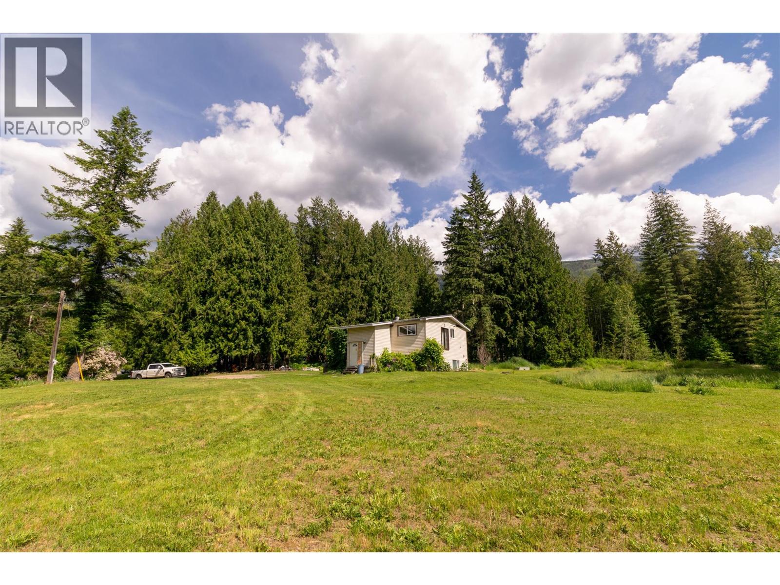34 West Poirier Road, Mara, British Columbia  V0E 2K0 - Photo 28 - 10390122