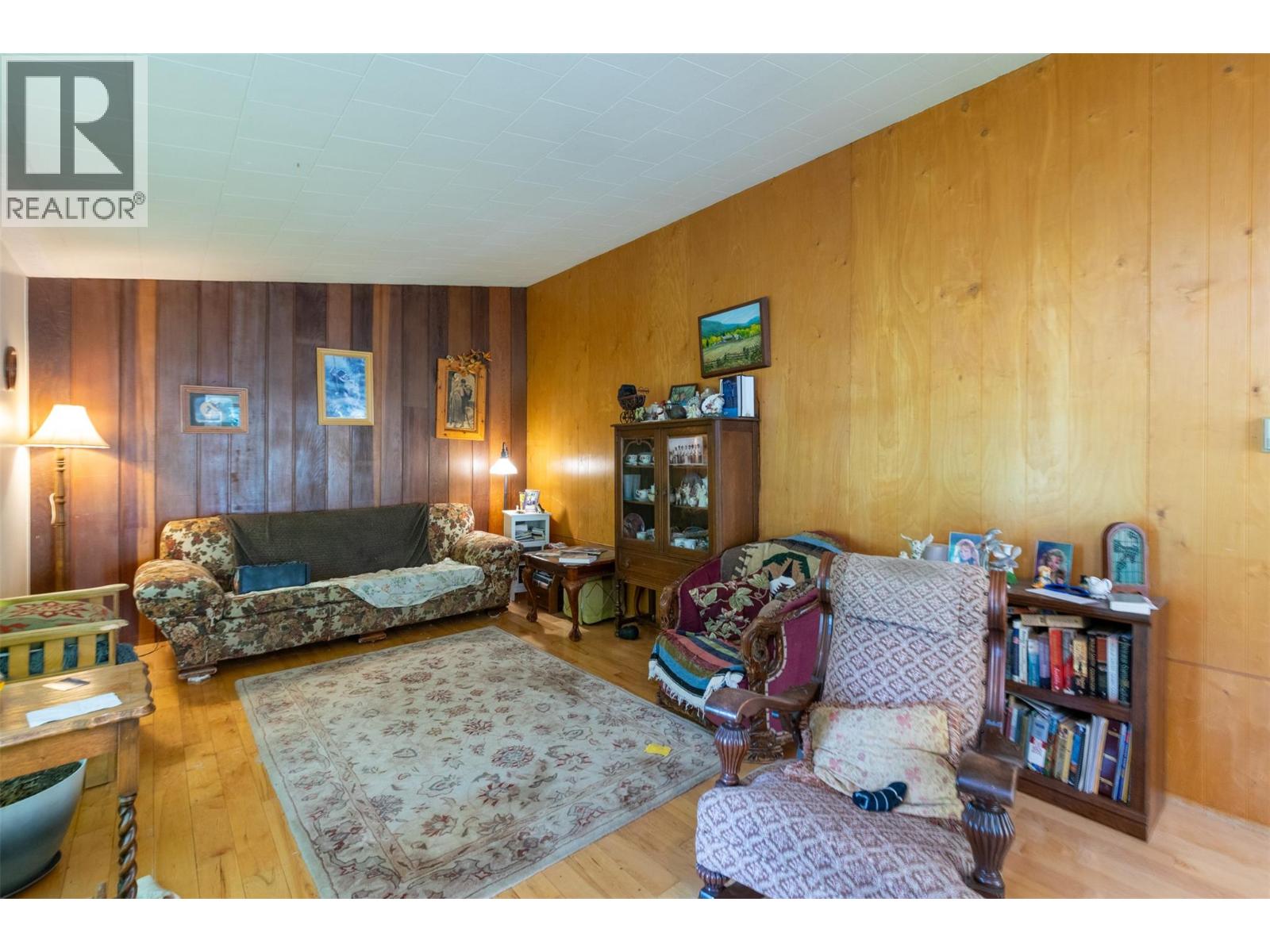 34 West Poirier Road, Mara, British Columbia  V0E 2K0 - Photo 6 - 10390122