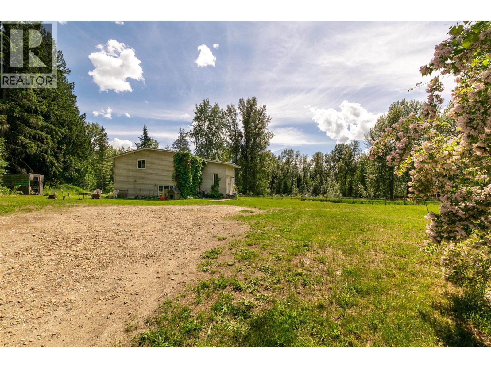 34 West Poirier Road, Mara, British Columbia  V0E 2K0 - Photo 33 - 10390122