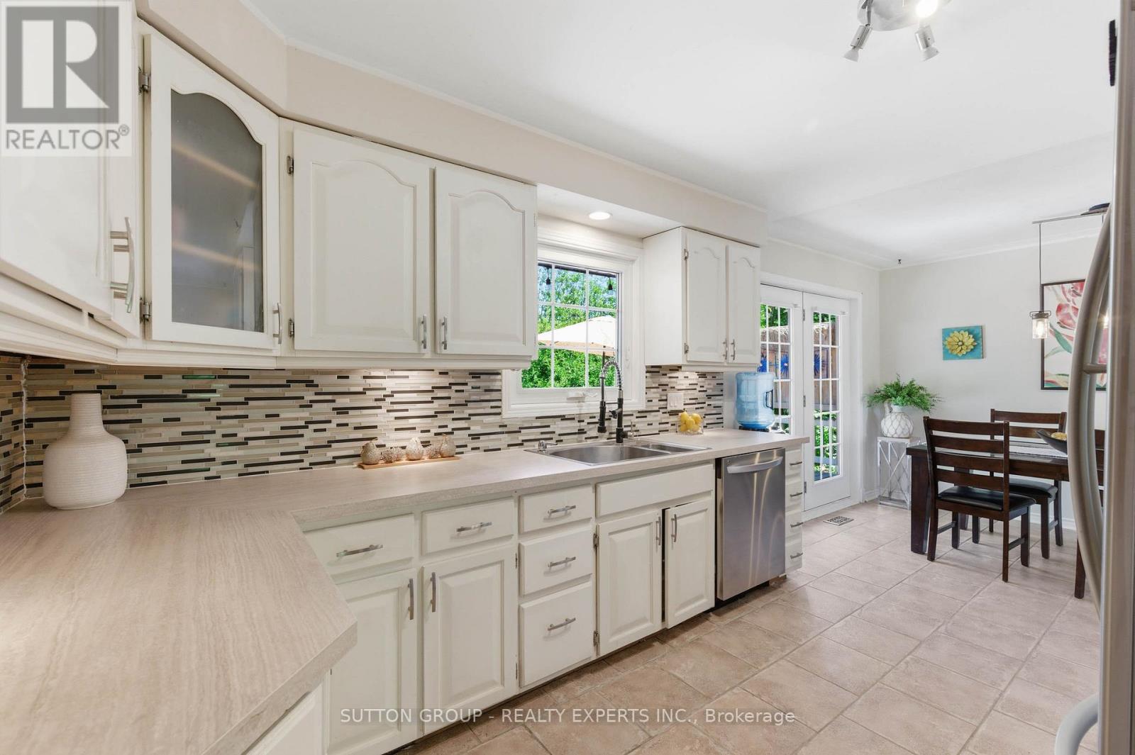 6 Gerrard Avenue, Cambridge, Ontario  N3C 2R6 - Photo 9 - X13250750