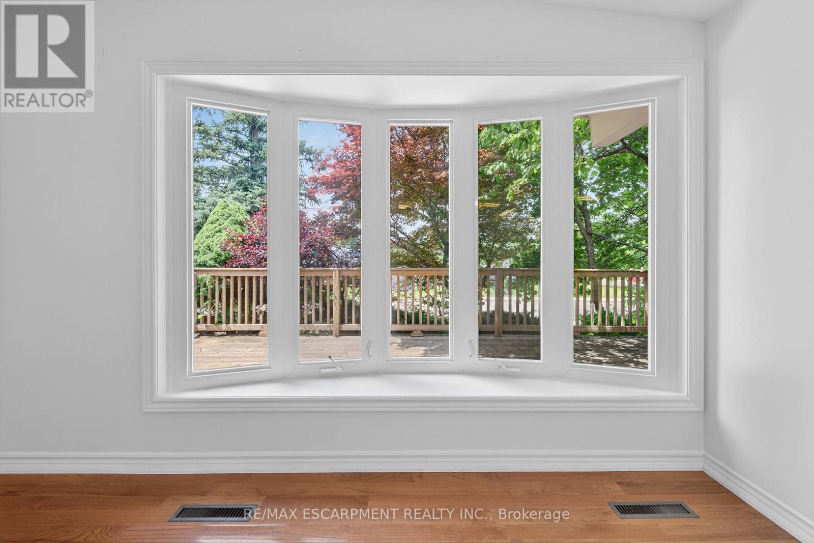 217 West 15th Street, Hamilton, Ontario  L9C 4B4 - Photo 11 - X13251090