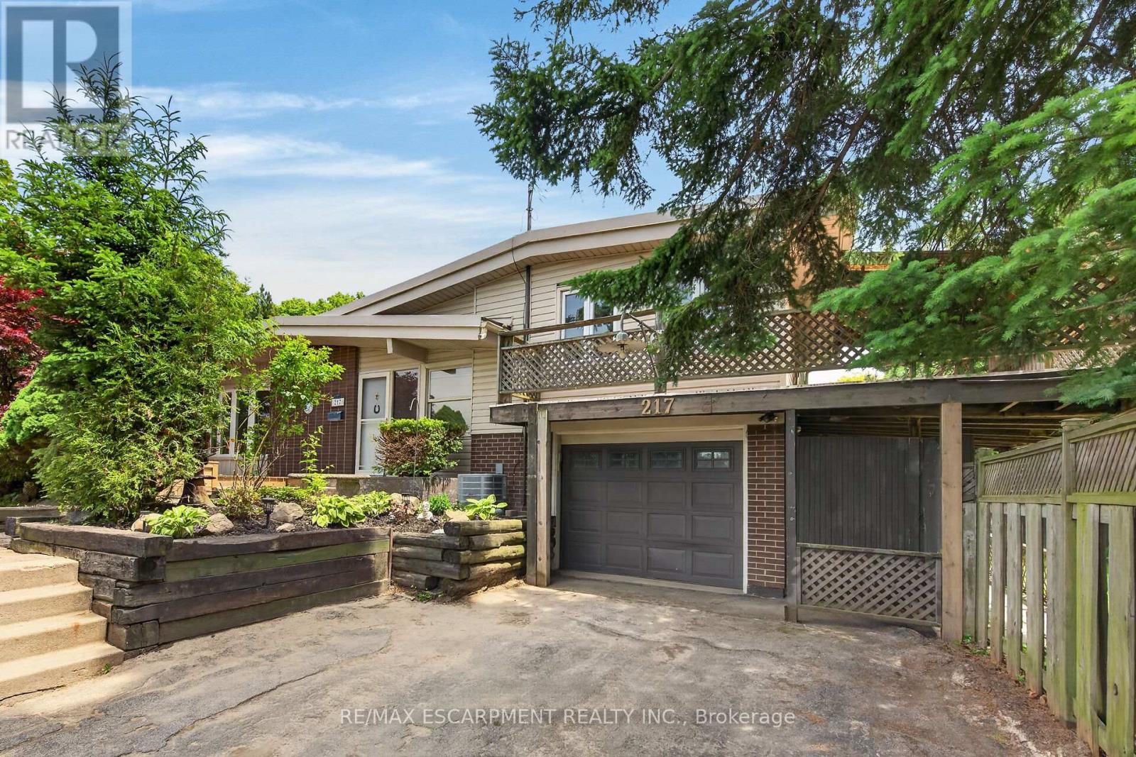 217 West 15th Street, Hamilton, Ontario  L9C 4B4 - Photo 2 - X13251090