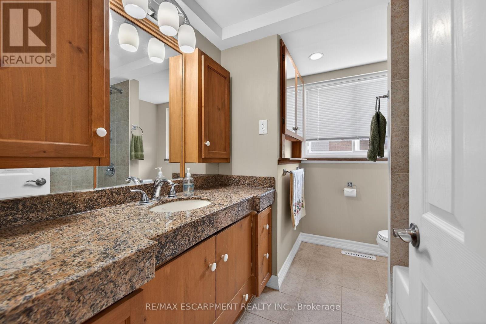 217 West 15th Street, Hamilton, Ontario  L9C 4B4 - Photo 21 - X13251090