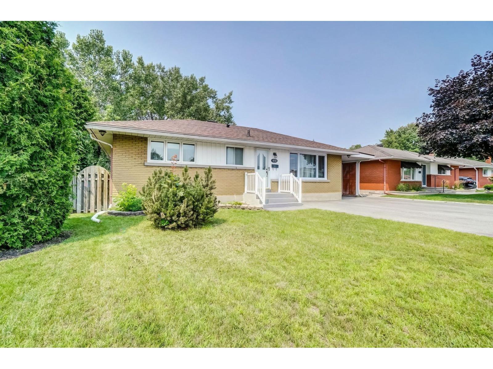 572 Rue Charles-Desnoyers|#1