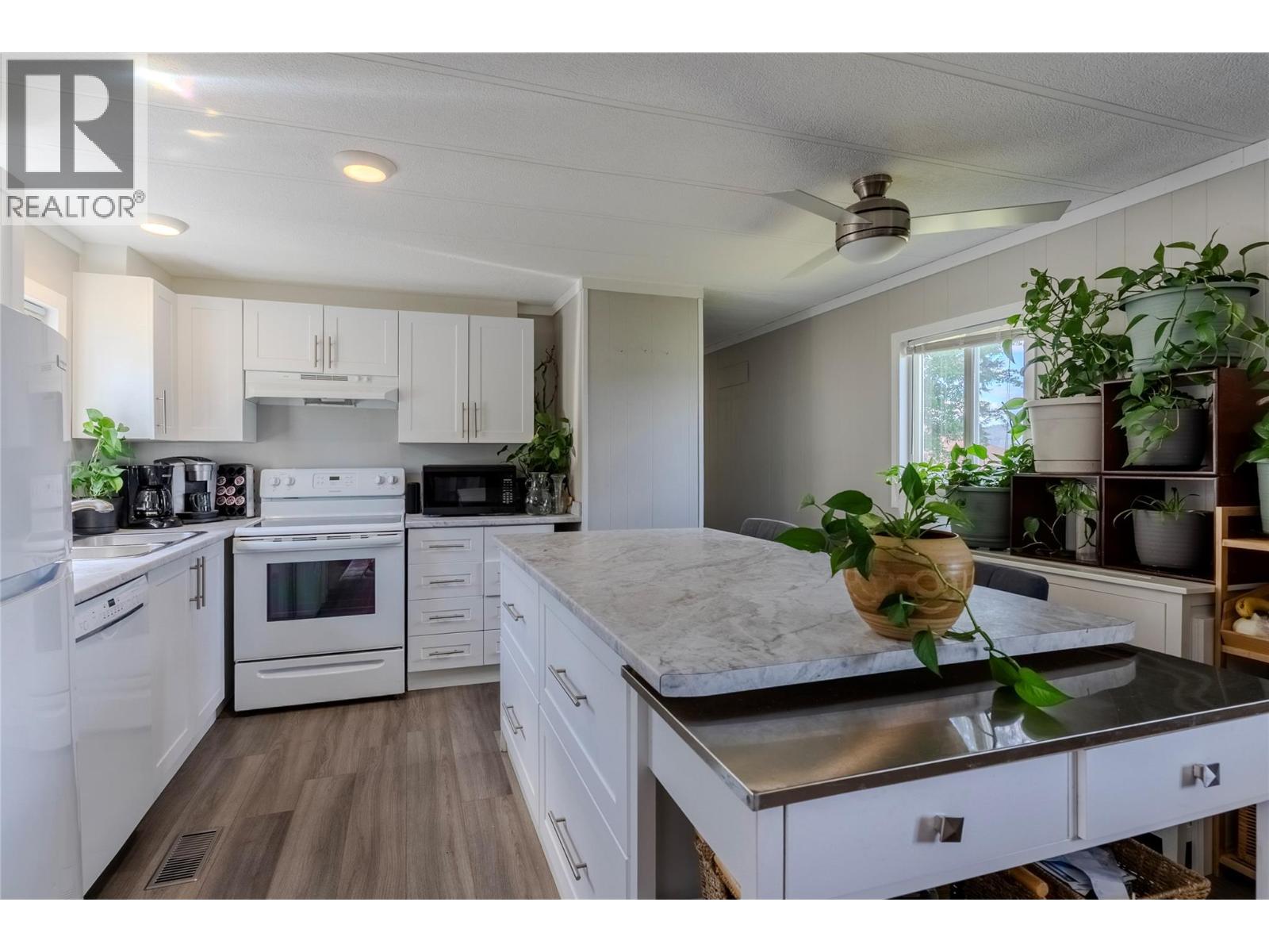 392 Granite Drive, Logan Lake, British Columbia  V0K 1W0 - Photo 6 - 10390337