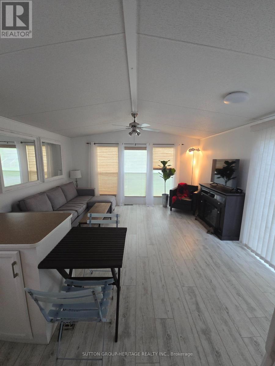 636 - 225 Platten Boulevard, Scugog, Ontario  L9L 1B4 - Photo 4 - E13072126