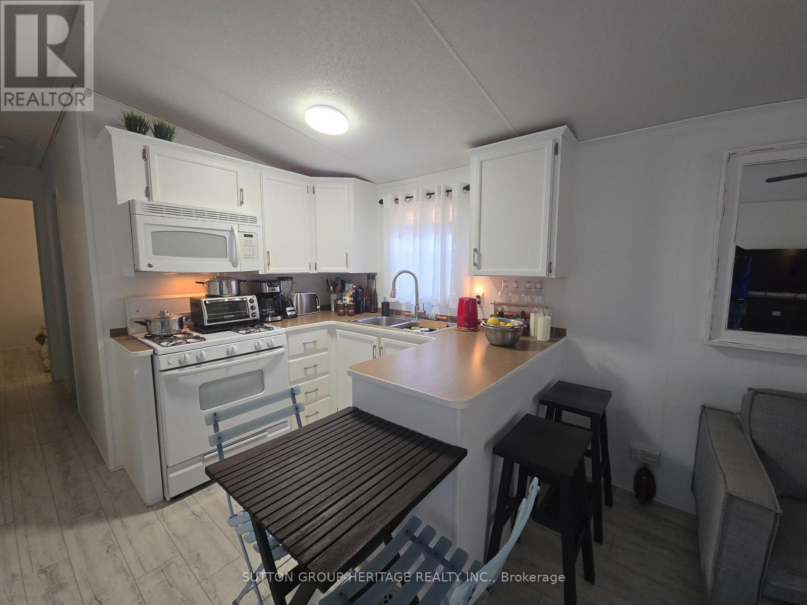 636 - 225 Platten Boulevard, Scugog, Ontario  L9L 1B4 - Photo 2 - E13072126