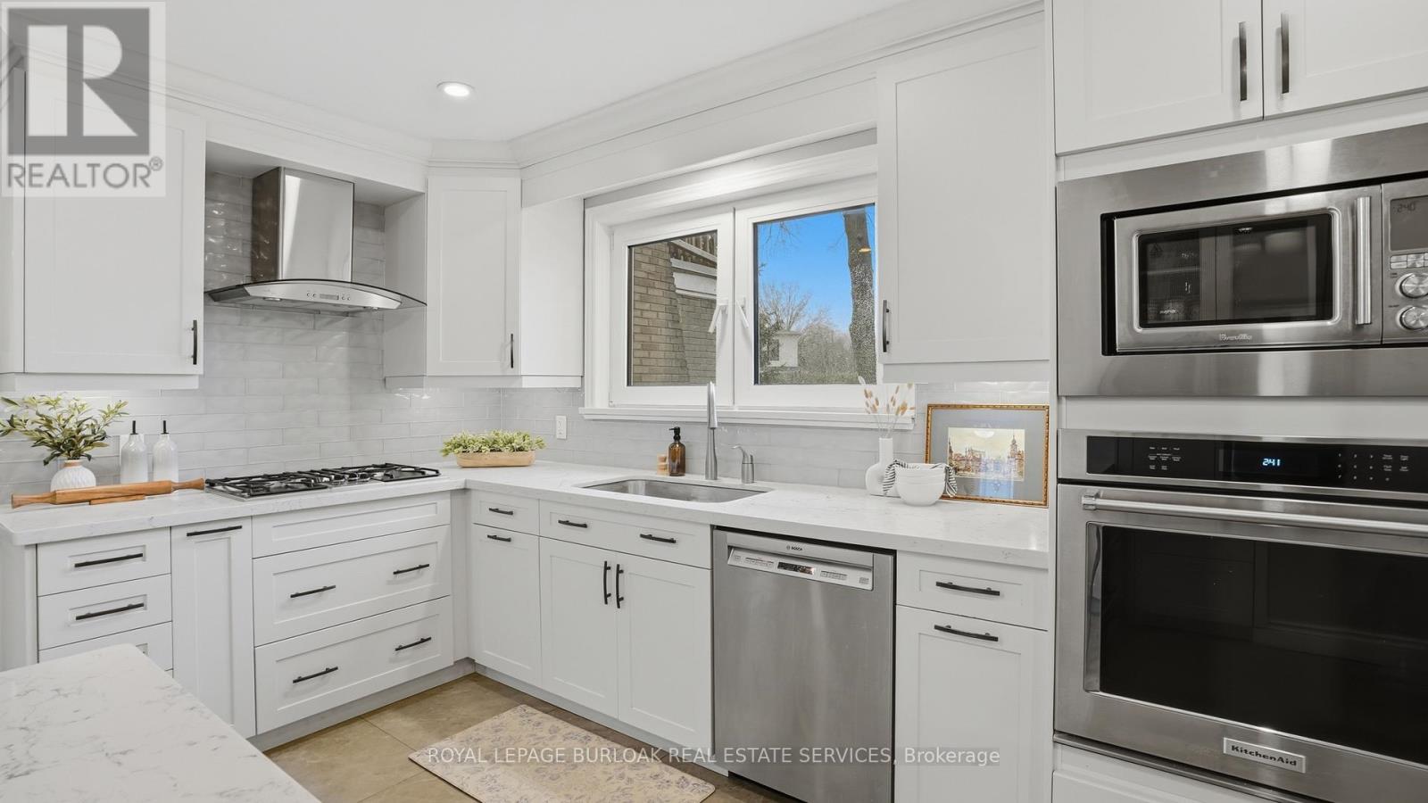 525 Grand Boulevard, Oakville, Ontario  L6H 1P4 - Photo 10 - W13251510