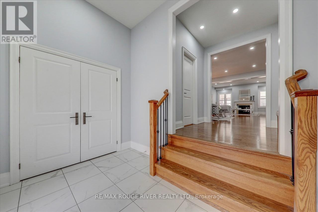 21 Rolling Rock Way, Brampton, Ontario  L6Y 6H3 - Photo 7 - W13251554