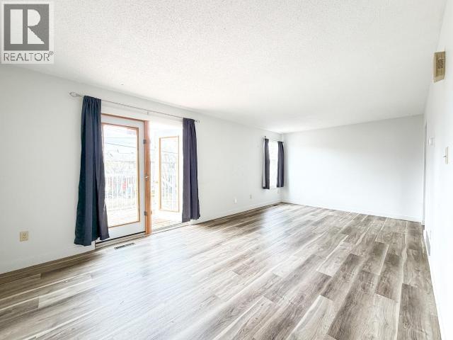 18-20 Harper Street, Faro, Yukon  Y0B 1K0 - Photo 8 - 17337