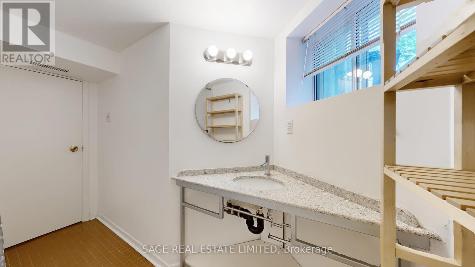 Lower - 532 Brunswick Avenue, Toronto, Ontario  M5R 2Z5 - Photo 13 - C13252312