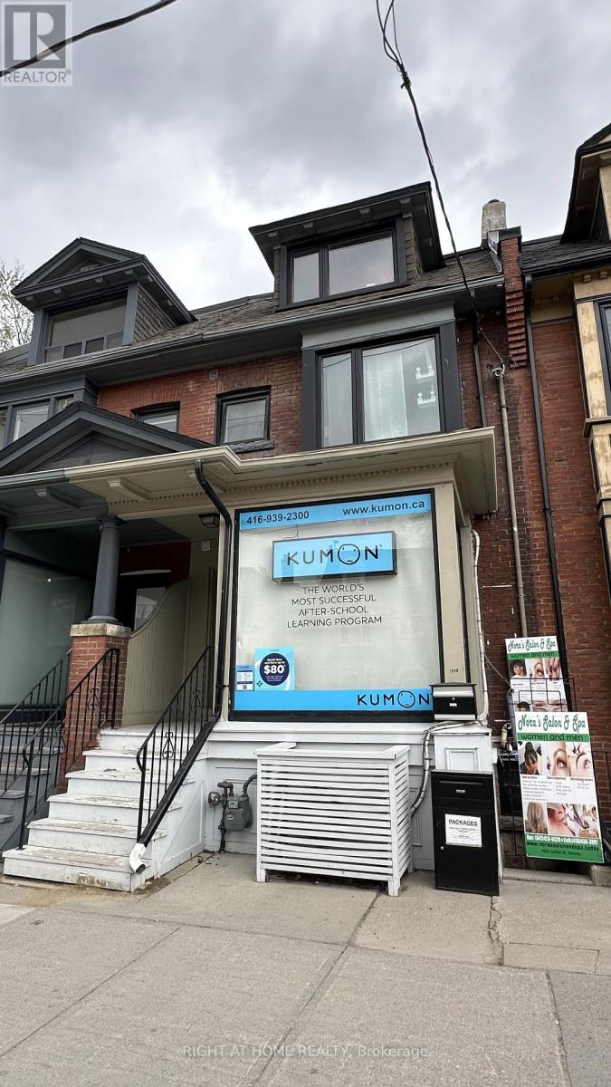 194A CARLTON STREET, Toronto, Ontario