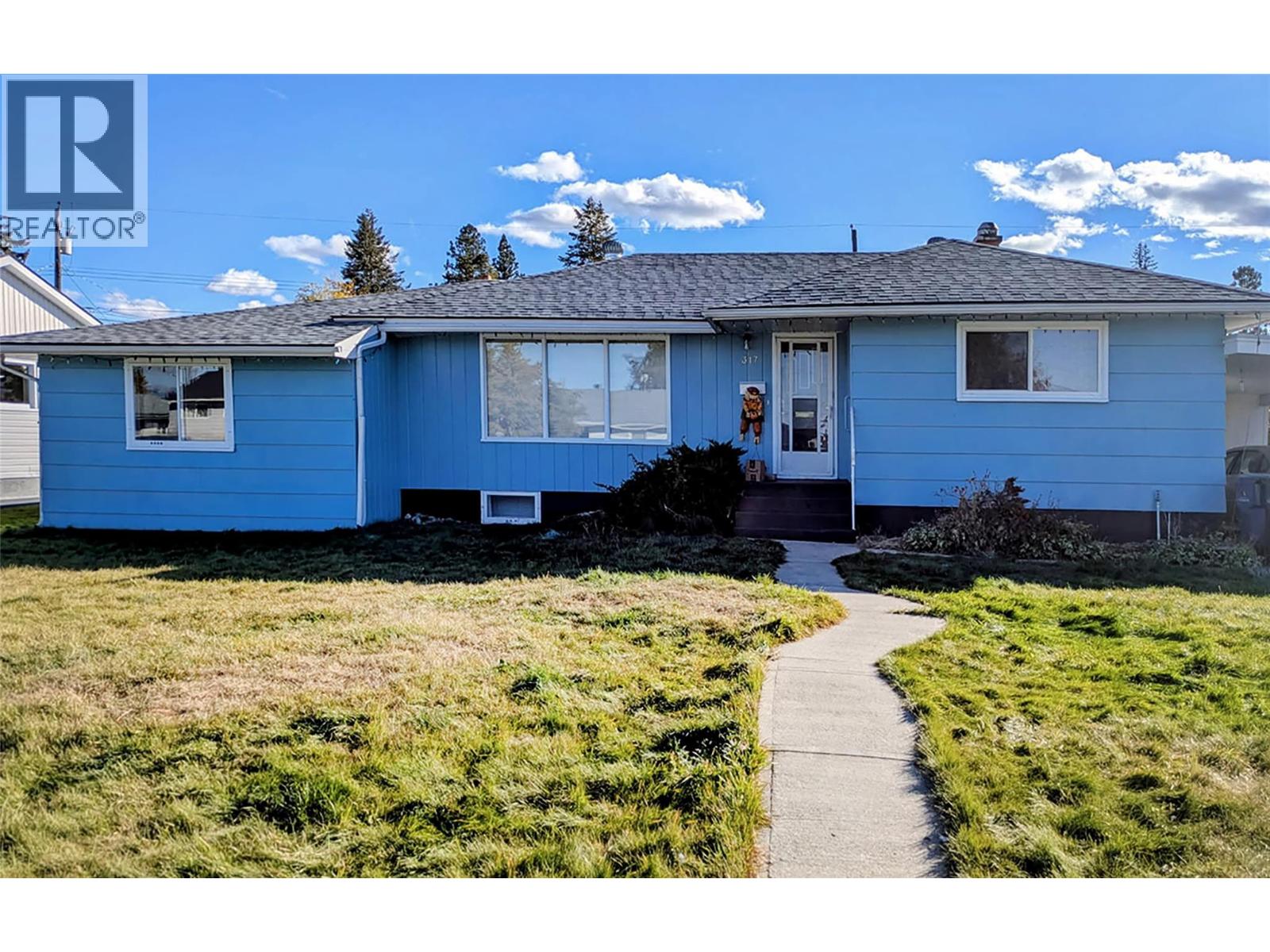 317 8th S Street, Cranbrook, British Columbia V1C 1P2 - Photo 1 - 10390329