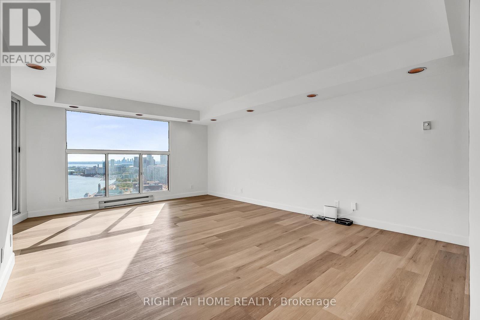 3008 - 99 Harbour Square, Toronto, Ontario  M5J 2H2 - Photo 19 - C13223720