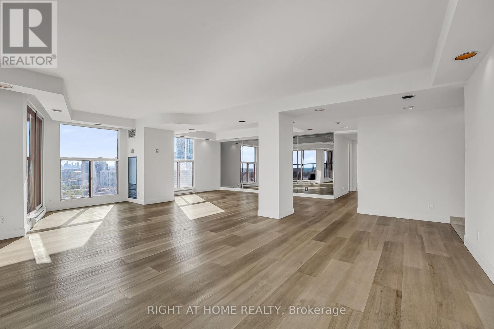 3008 - 99 Harbour Square, Toronto, Ontario  M5J 2H2 - Photo 3 - C13223720