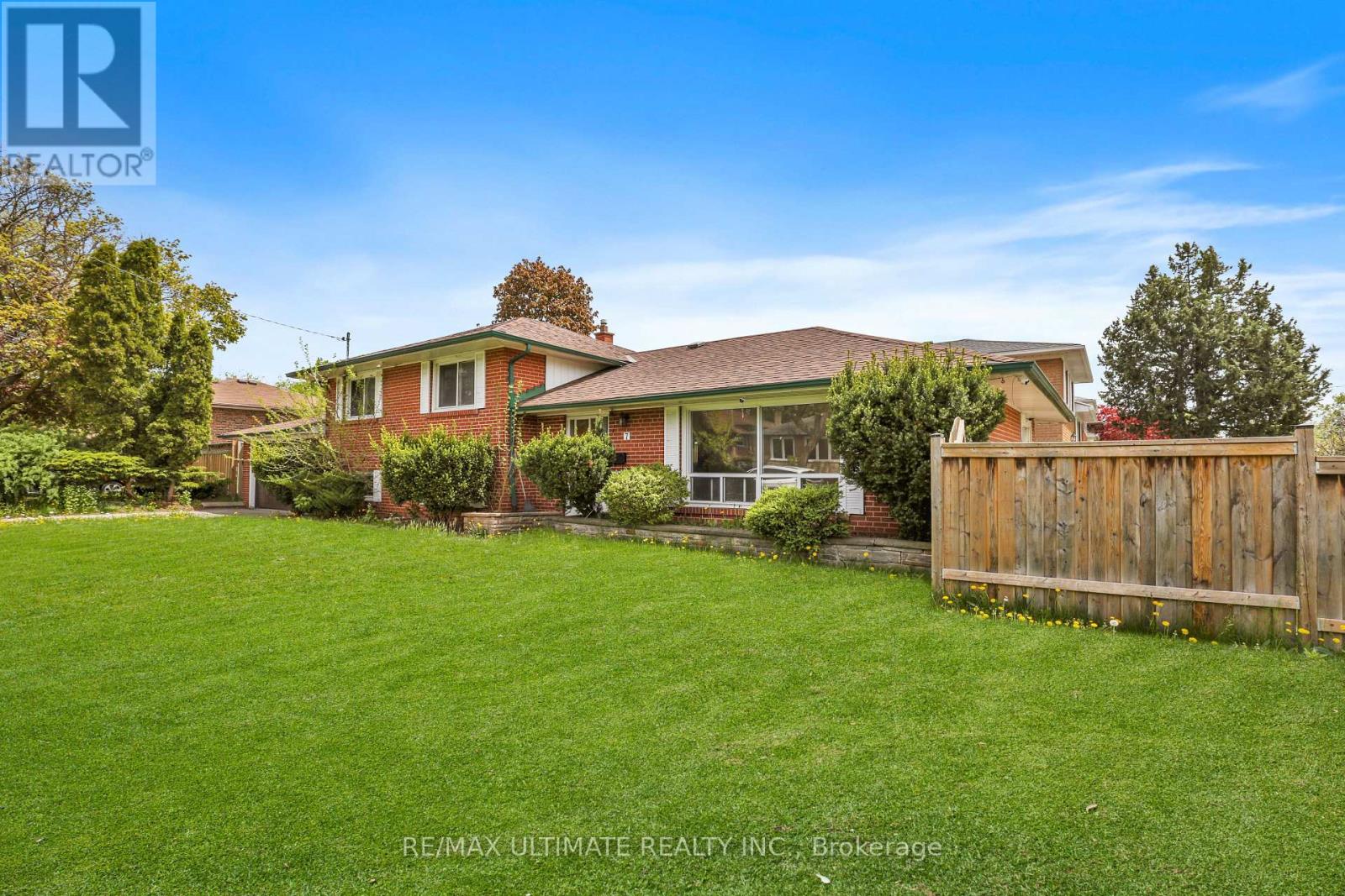 7 EASTPARK BOULEVARD, Toronto, Ontario