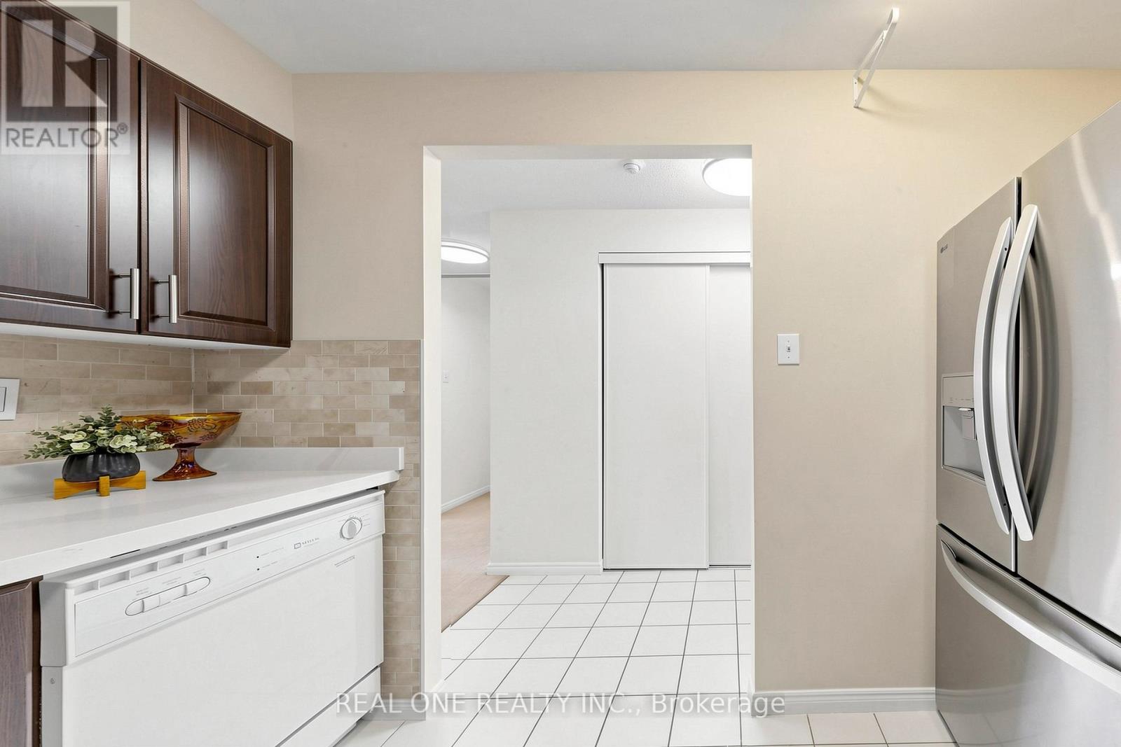1612 - 410 Mclevin Avenue, Toronto, Ontario  M1B 5J5 - Photo 16 - E13254086
