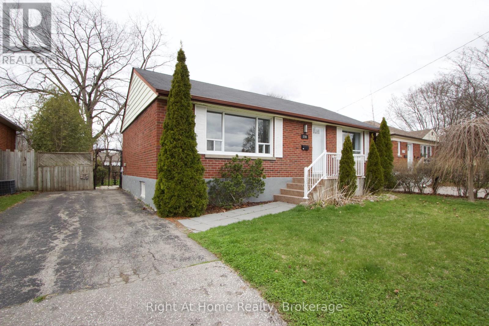 280 Highland Avenue, Oshawa, Ontario  L1H 6A9 - Photo 1 - E13251528