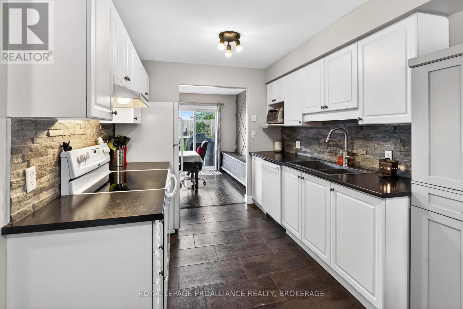 960 Swanfield Street, Kingston, Ontario  K7M 0A5 - Photo 10 - X13249908