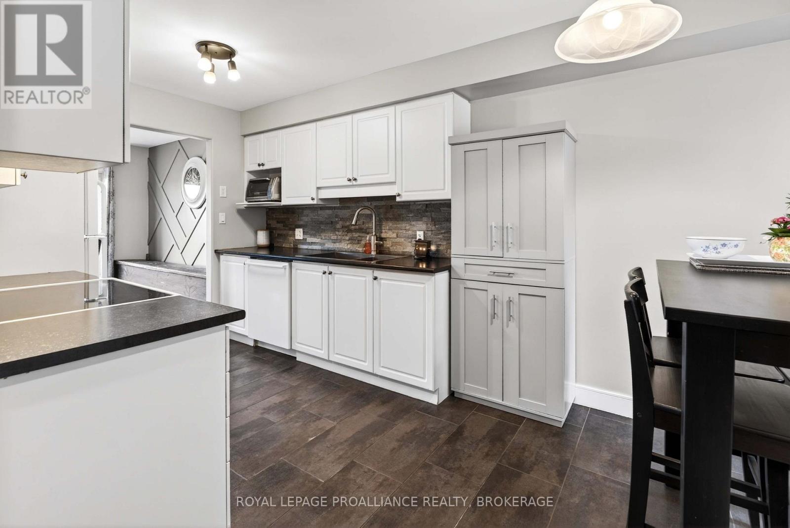 960 Swanfield Street, Kingston, Ontario  K7M 0A5 - Photo 7 - X13249908
