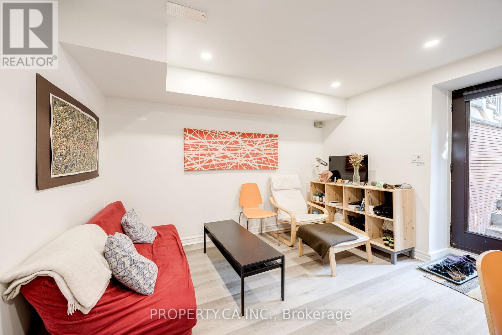 14 Bellwoods Avenue, Toronto, Ontario  M6J 2P4 - Photo 4 - C13253176