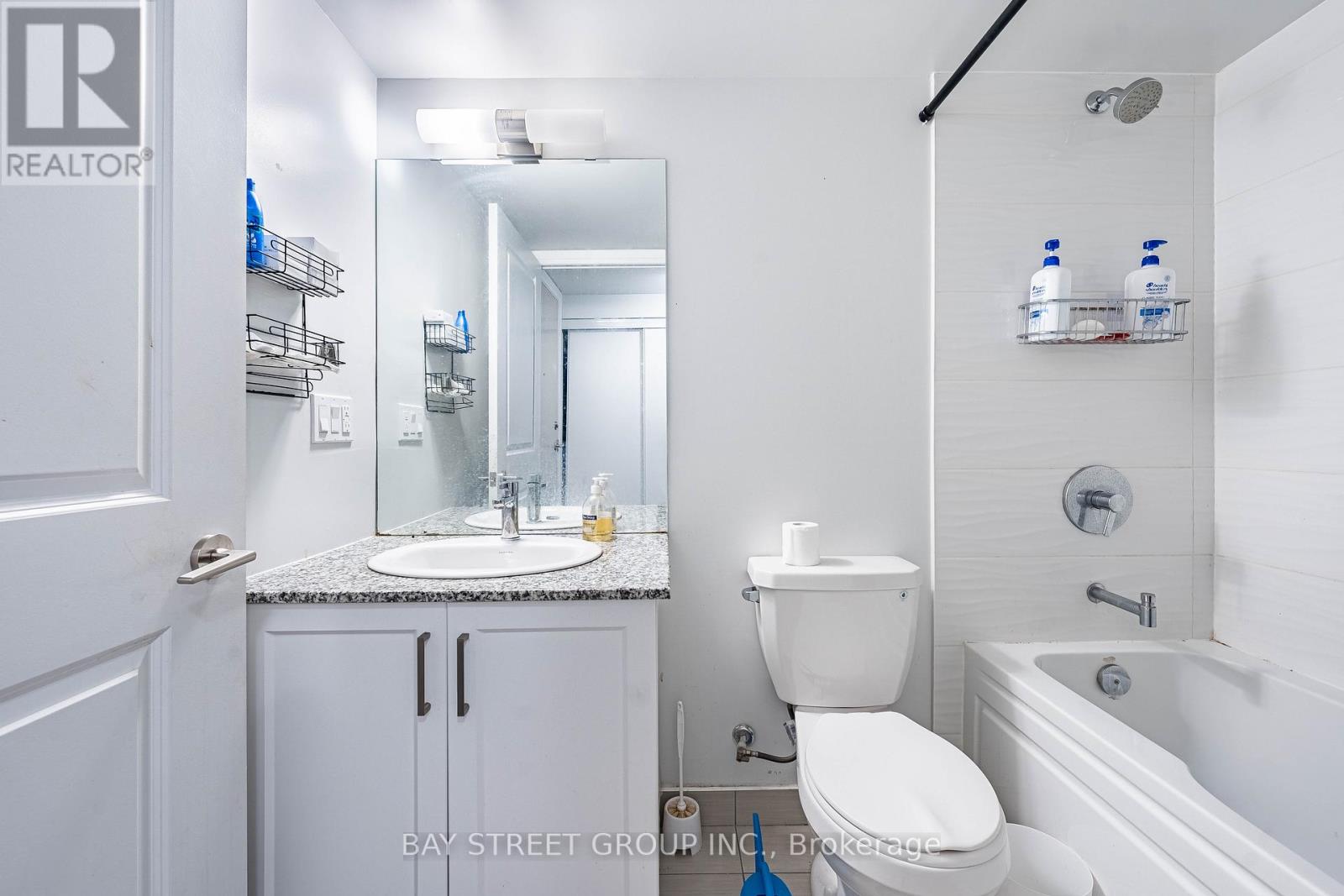 20 Meadowglen Place, Toronto, Ontario  M1G 0A9 - Photo 7 - E13256798