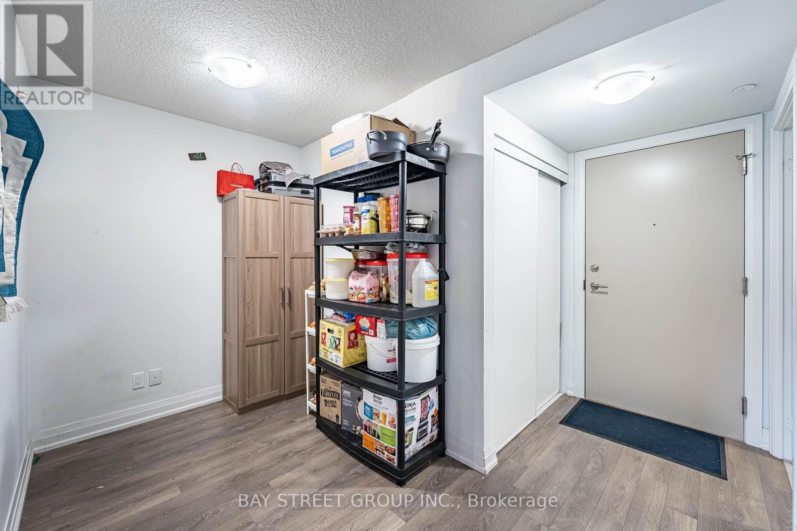 20 Meadowglen Place, Toronto, Ontario  M1G 0A9 - Photo 4 - E13256798