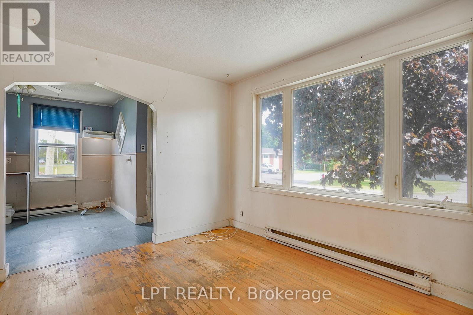 31 Johnston Street, Alfred And Plantagenet, Ontario  K0B 1A0 - Photo 6 - X13256254