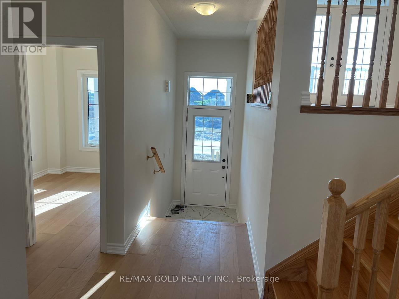 31 Lawrence D. Pridham Avenue, New Tecumseth, Ontario  L9R 0X1 - Photo 4 - N13256316