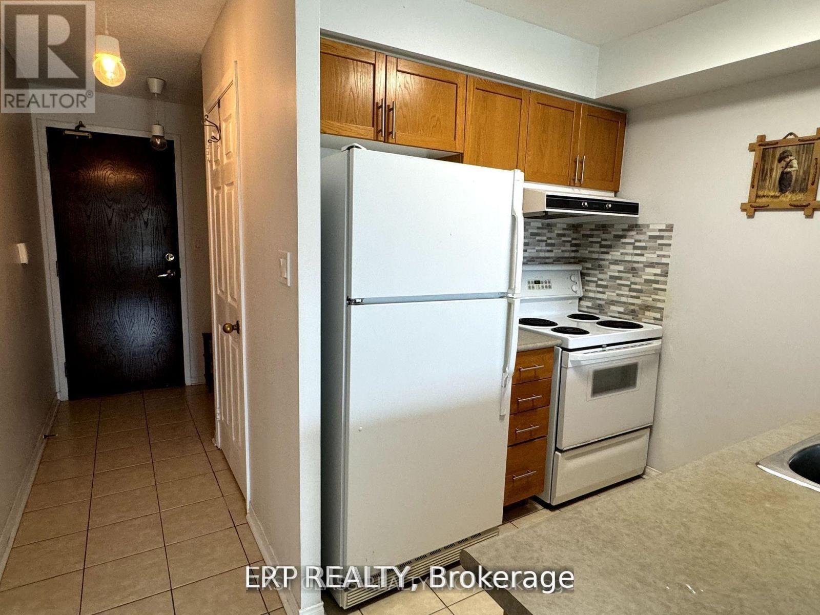 301 - 51 Baffin Crescent, Richmond Hill, Ontario  L4B 4P6 - Photo 4 - N13256650