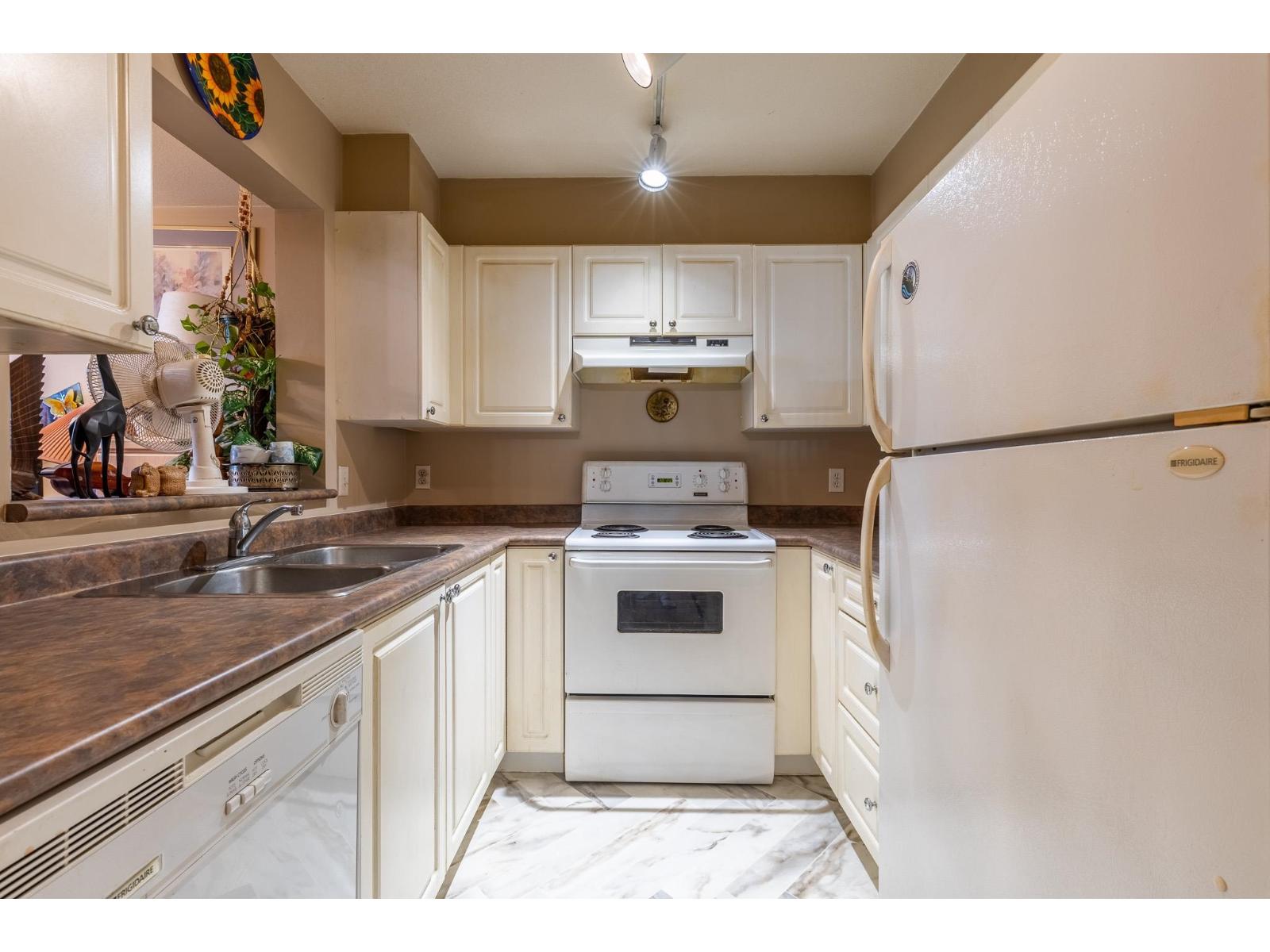 427 9979 140 STREET