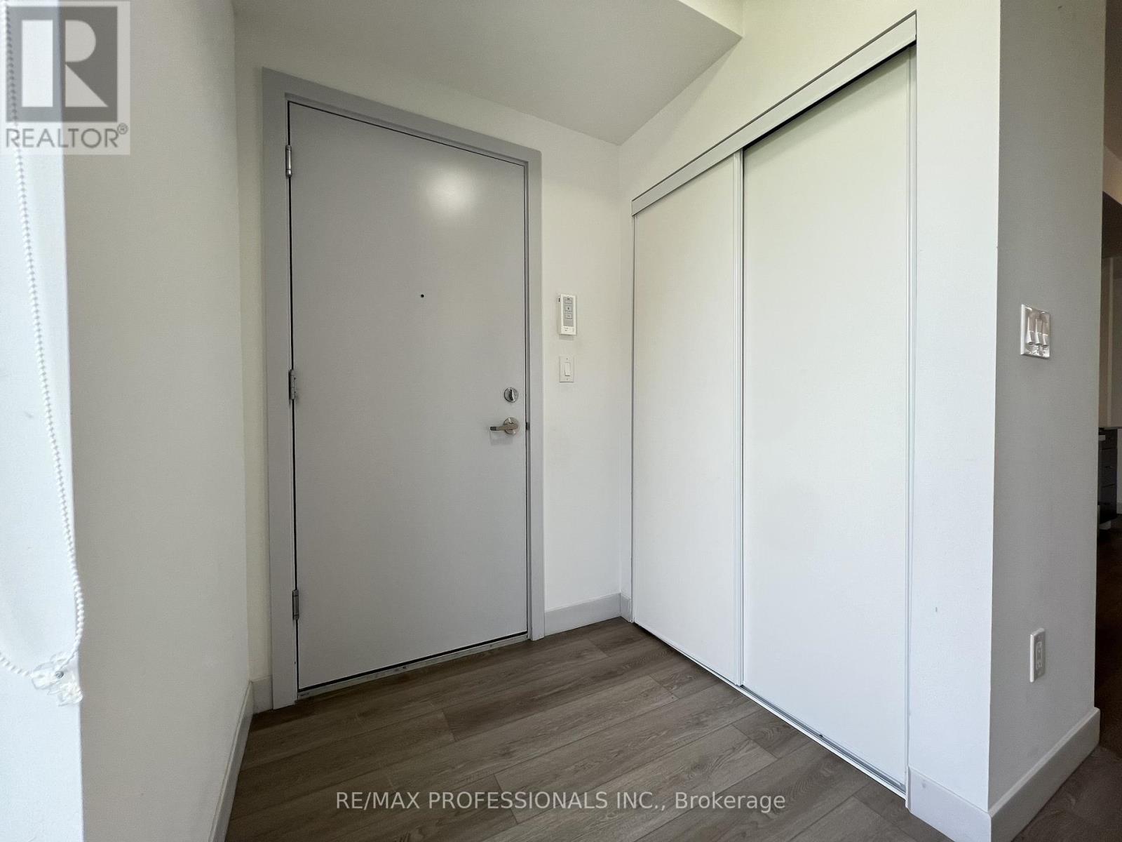 305 - 37 Antrim Crescent, Toronto, Ontario  M1P 0E8 - Photo 7 - E13211748