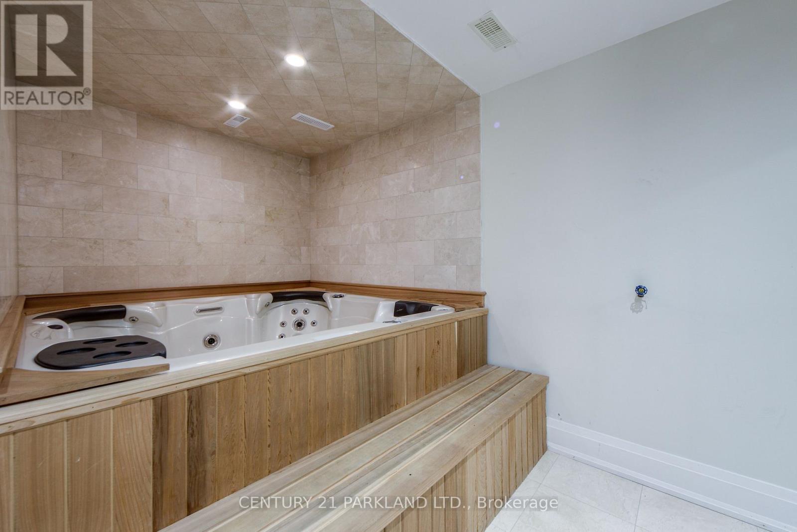 16 Flatbush Avenue, Vaughan, Ontario  L4L 8K3 - Photo 37 - N12607738