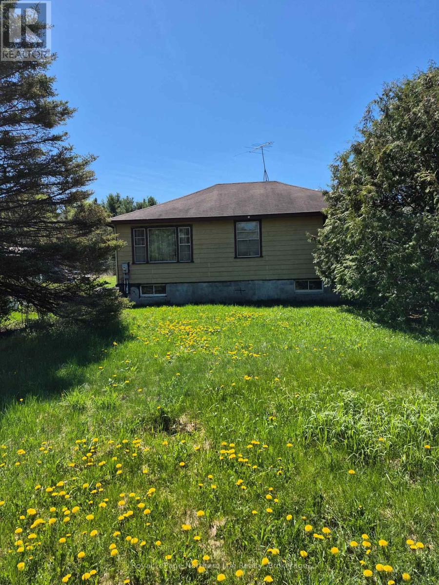 1048 Papineau Road, Papineau-Cameron (Papineau Cameron), Ontario  P0H 1V0 - Photo 2 - X13256052