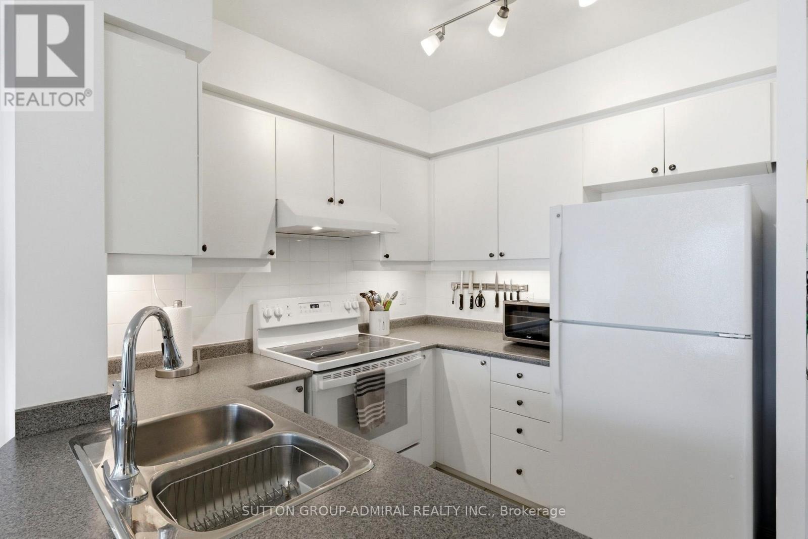 1403 - 5500 Yonge Street, Toronto, Ontario  M2N 7L1 - Photo 9 - C13256574