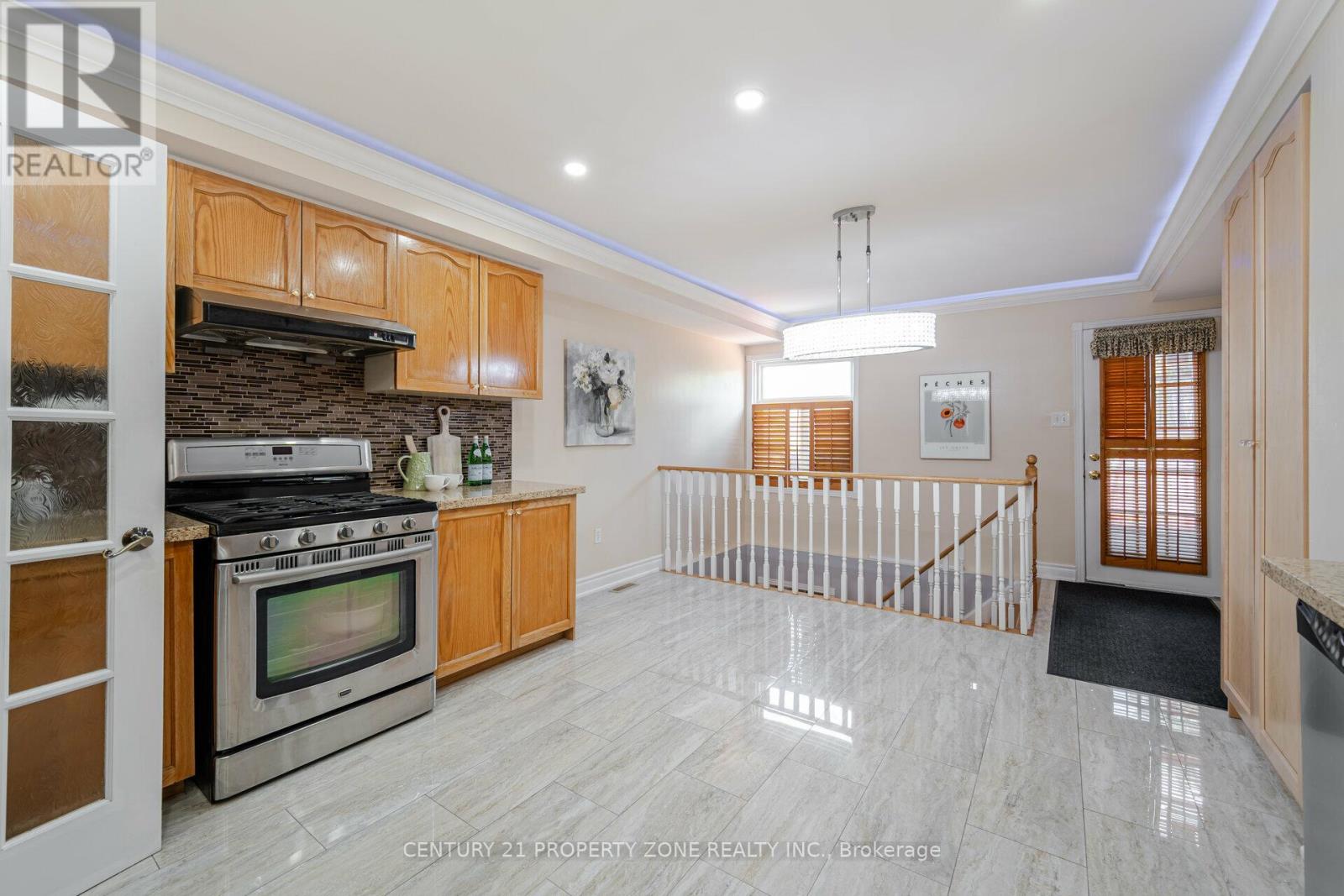 86 Rory Road, Toronto, Ontario  M6L 3G1 - Photo 13 - W13252960