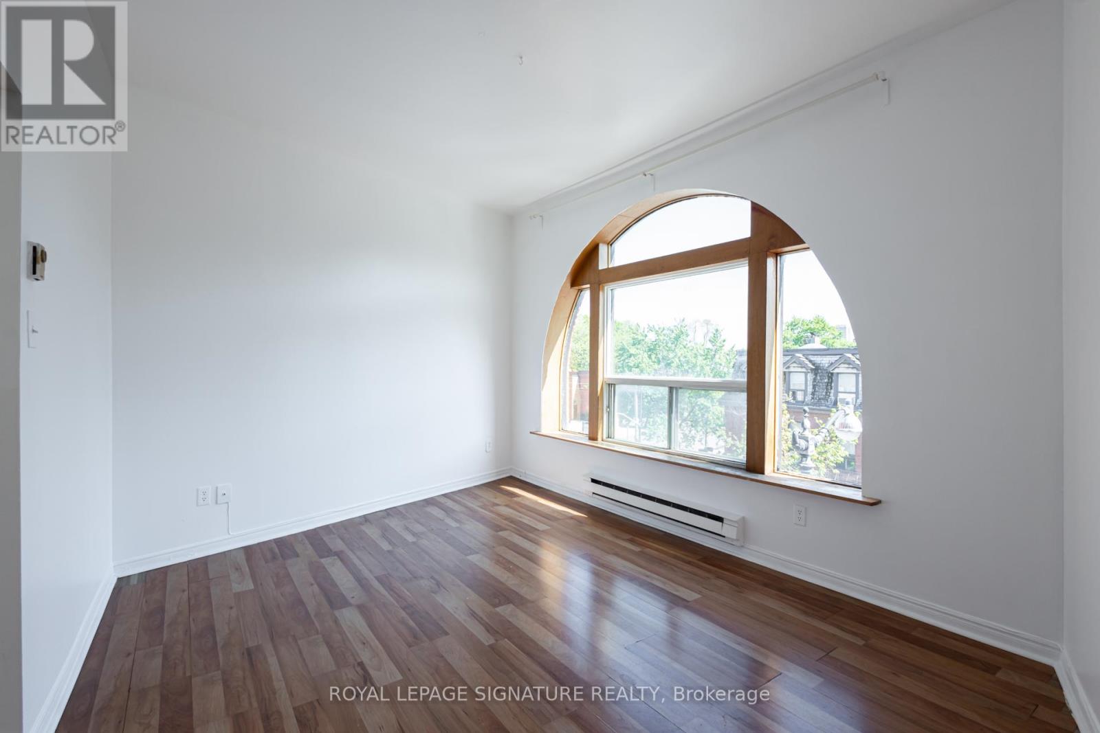 3 - 3040 Dundas Street W, Toronto, Ontario  M6P 1Z3 - Photo 3 - W13253214