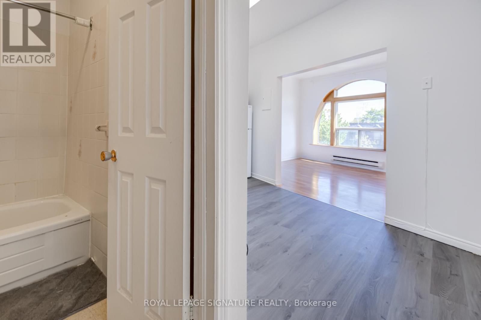 3 - 3040 Dundas Street W, Toronto, Ontario  M6P 1Z3 - Photo 6 - W13253214