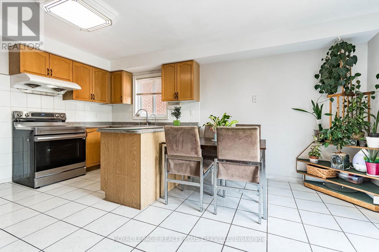 1520 Roseway Drive, Mississauga, Ontario  L5M 5M5 - Photo 14 - W13254318
