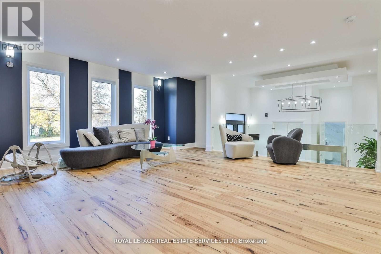 61 Dane Avenue, Toronto, Ontario  M6A 1G4 - Photo 12 - W13254624
