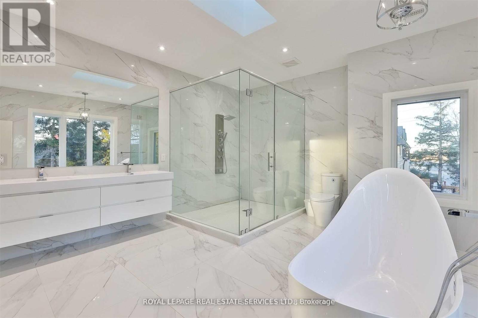 61 Dane Avenue, Toronto, Ontario  M6A 1G4 - Photo 16 - W13254624