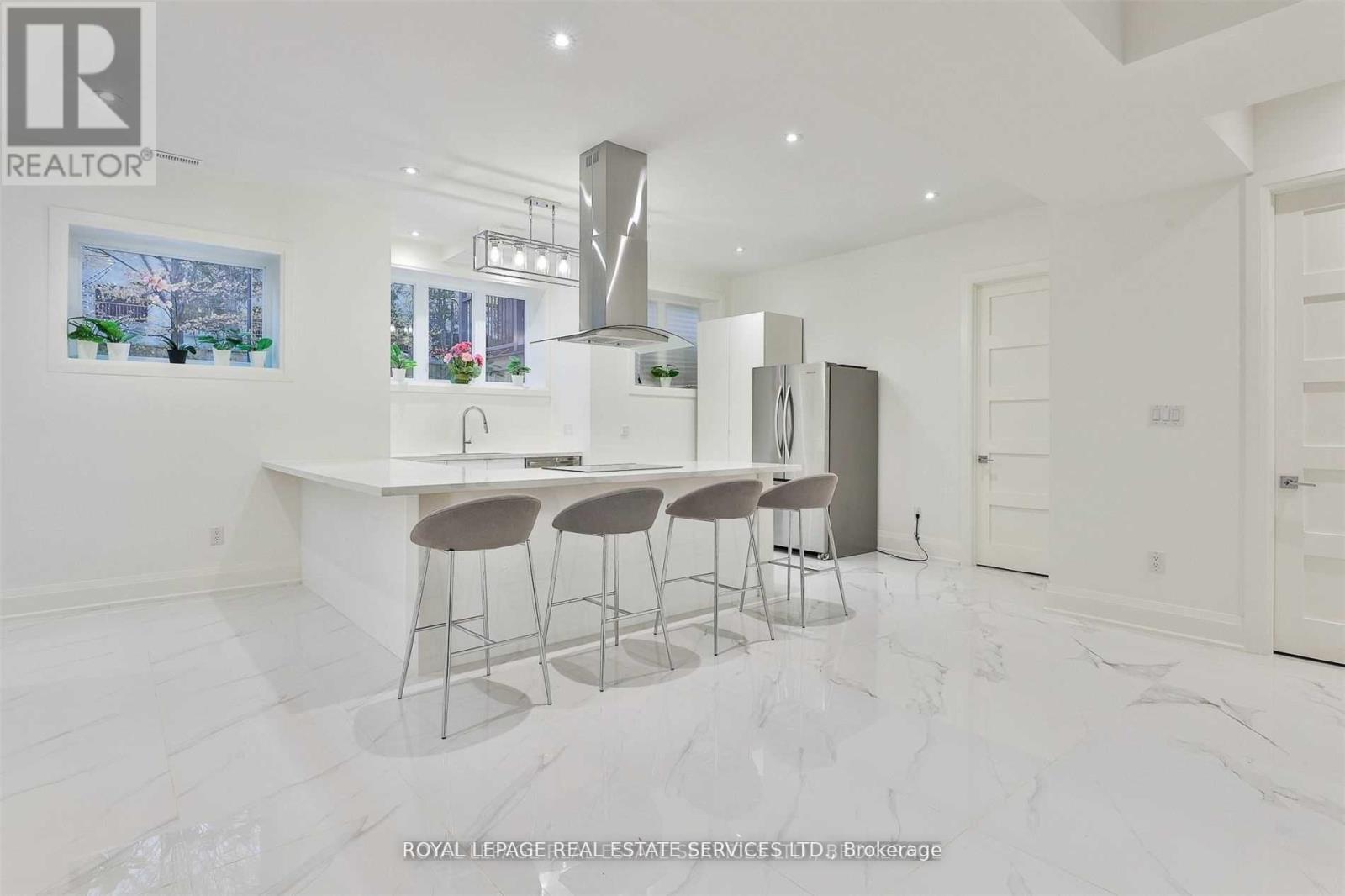 61 Dane Avenue, Toronto, Ontario  M6A 1G4 - Photo 20 - W13254624