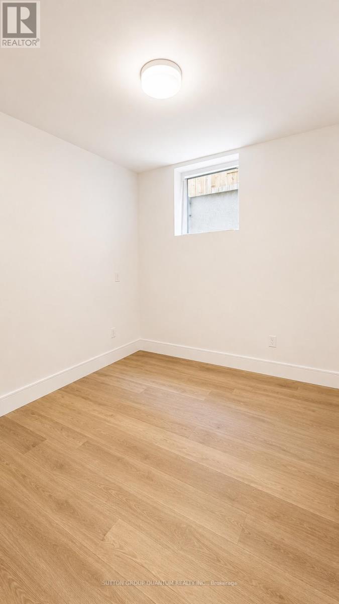 #4 - 43 Elmwood Avenue N, Mississauga, Ontario  L5G 3K1 - Photo 11 - W13255590