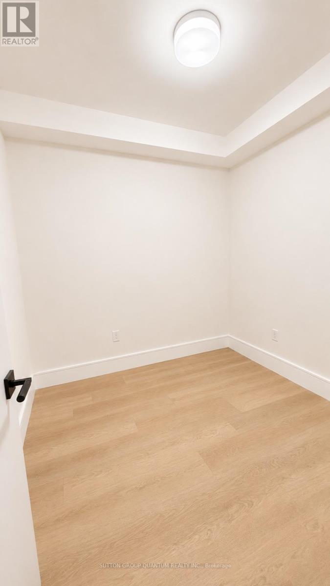 #4 - 43 Elmwood Avenue N, Mississauga, Ontario  L5G 3K1 - Photo 13 - W13255590
