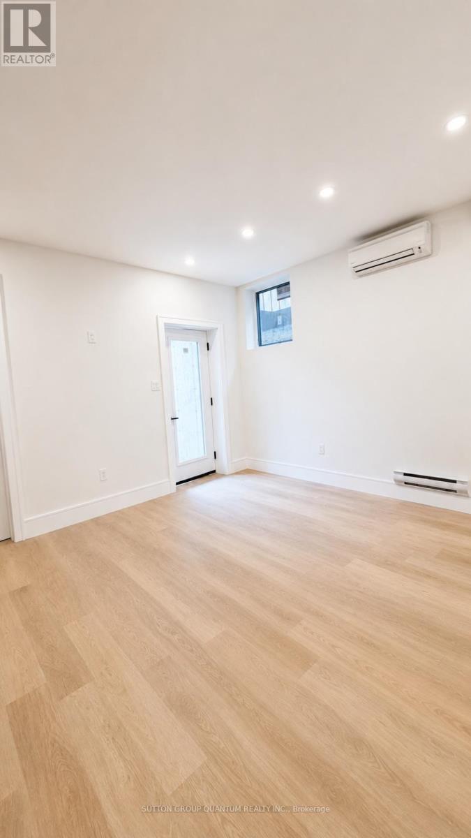 #4 - 43 Elmwood Avenue N, Mississauga, Ontario  L5G 3K1 - Photo 7 - W13255590