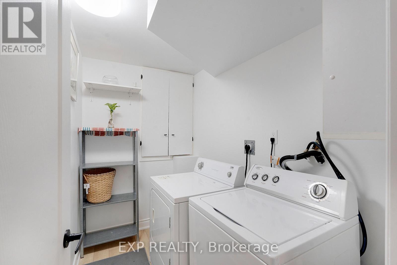 6157 Snowy Owl Crescent, Mississauga, Ontario  L5N 7B5 - Photo 19 - W13256812