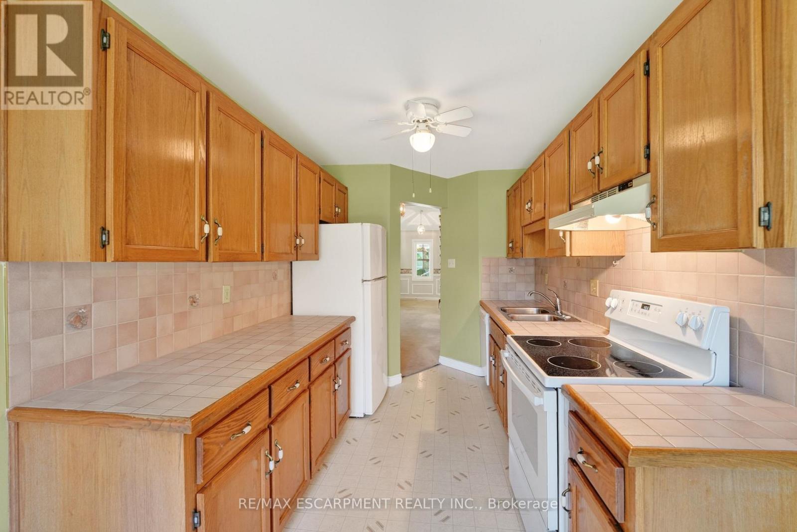 2 - 9 Wentworth Drive, Grimsby, Ontario  L3M 5H9 - Photo 6 - X13251556